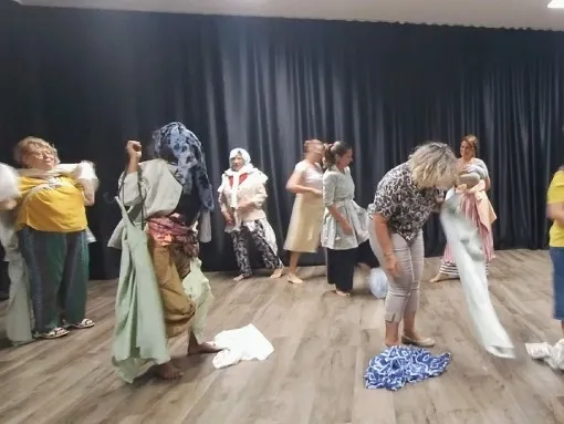 E se eu tivesse tudo? – Teatro comunitário